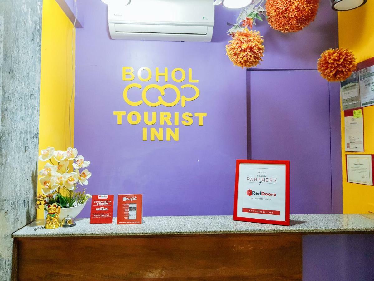 Reddoorz Near Ramiro Community Hospital Hotel Totolan Exterior foto