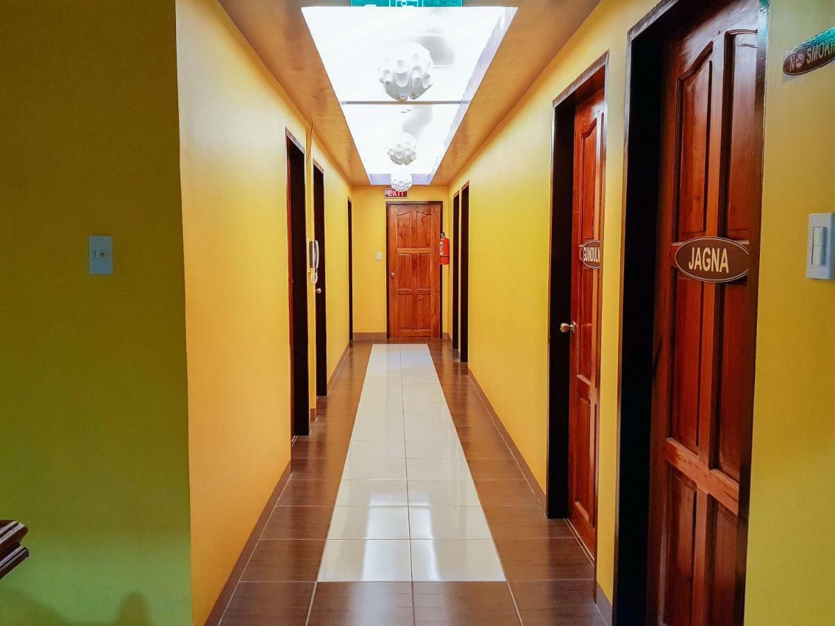 Reddoorz Near Ramiro Community Hospital Hotel Totolan Exterior foto